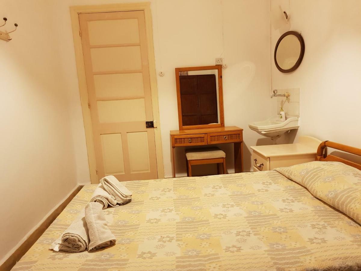 Trianon Hostel Paphos Exterior photo