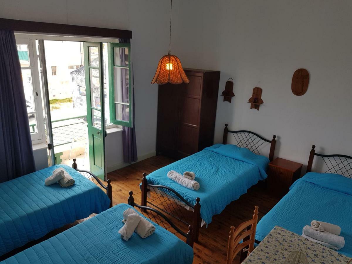Trianon Hostel Paphos Room photo